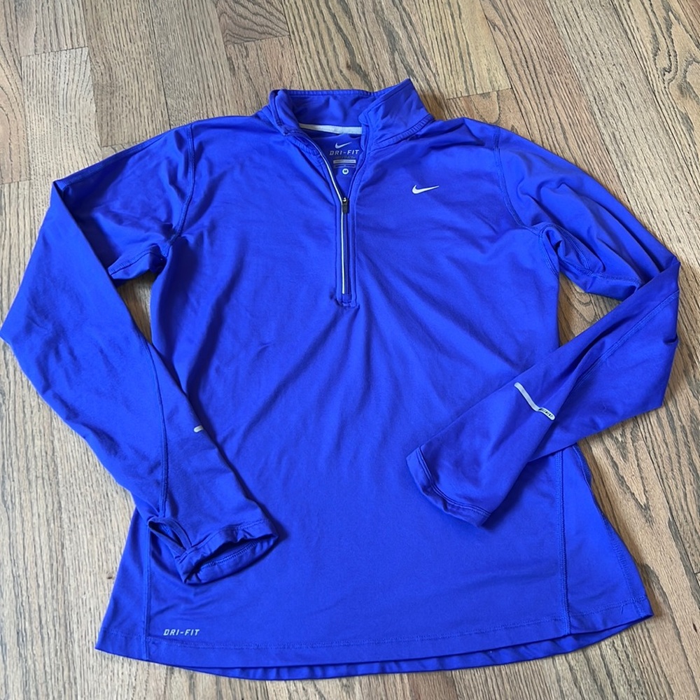 Nike dri-fit top
